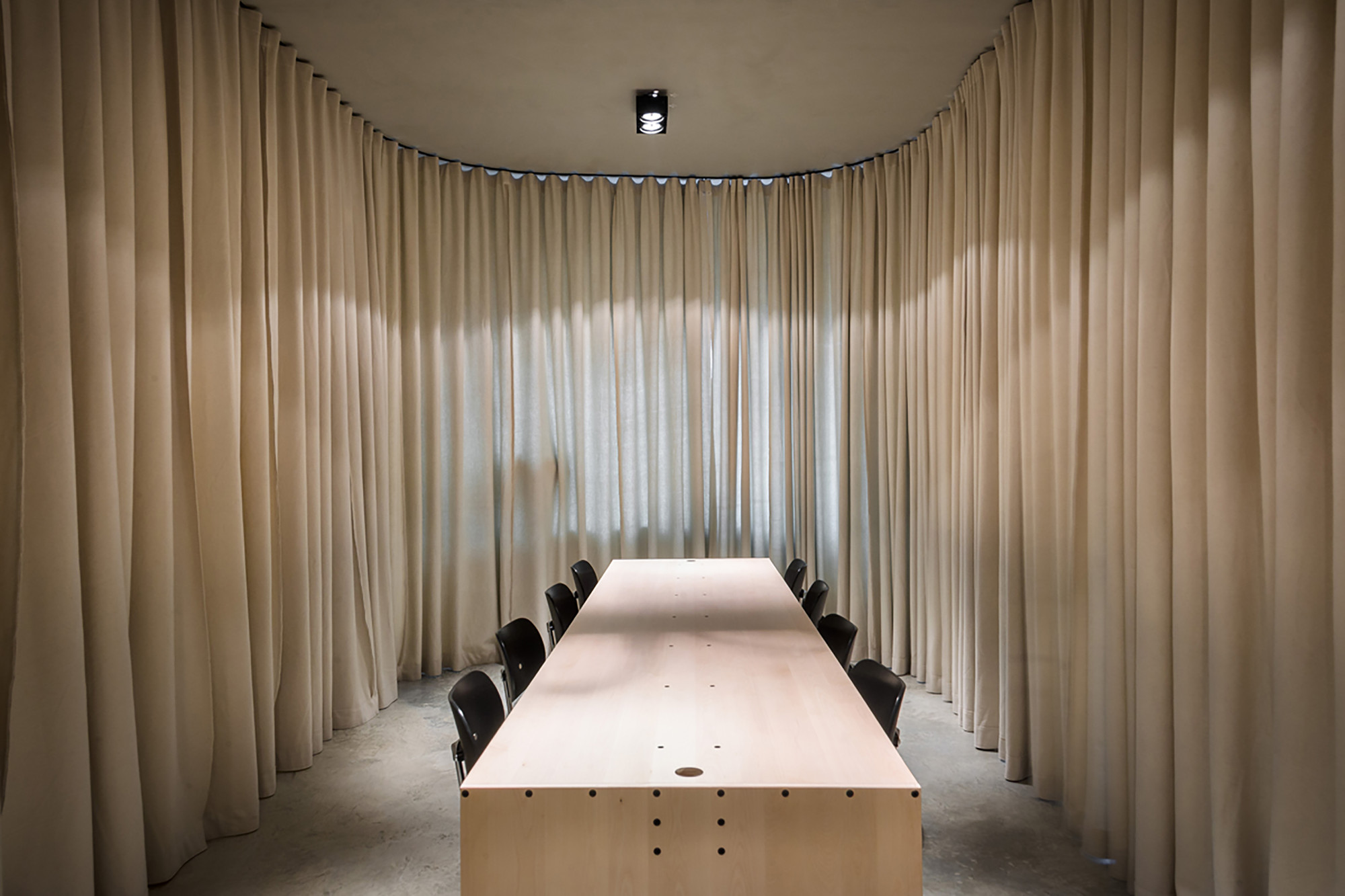 Office Curtain Ideas That Improve Workspace Comfort